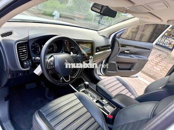 Mitsubishi Outlander 2.0 CVT 2023 Trắng 51000 km