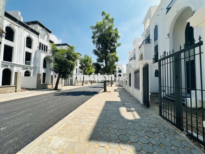 Chính chủ cho thuê Biệt thự song lập xây thô 200m2 Thanh Hà Cienco5