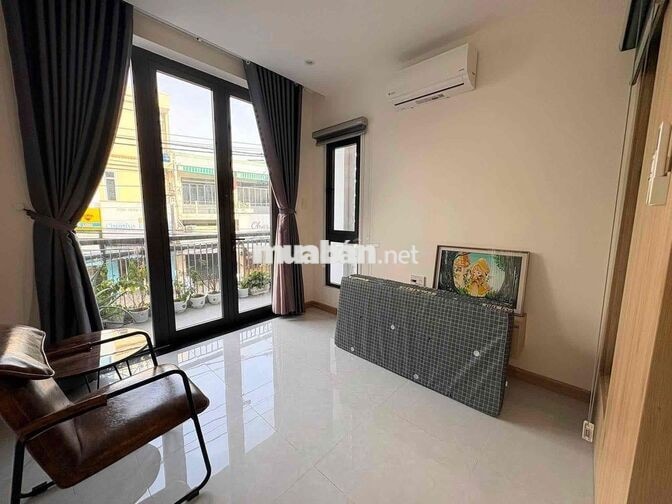 Cho thuê nhà nguyên căn 3 tầng lô góc MT Trưng Nữ Vương