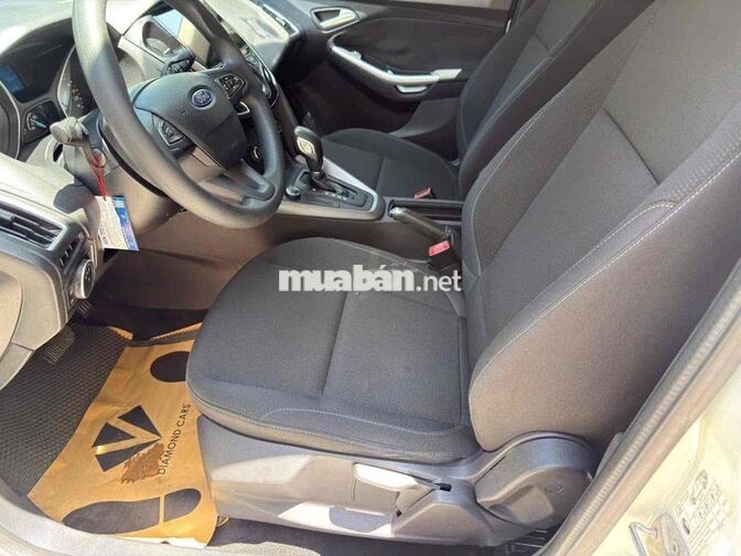 Ford Focus 2019 chỉ 9 vạn