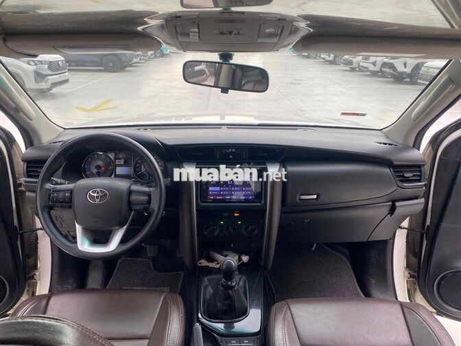 Toyota Fortuner 2017 2.4G MT Trắng 132.000km