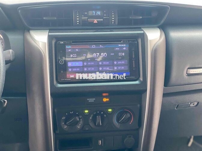 Toyota Fortuner 2017 2.4G MT Trắng 132.000km