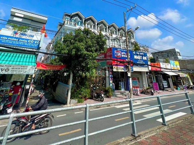 Nhà Phố 3 lầu Hẽm 6m cách 1 căn là MT Phú Định nối dài Ng Văn Luông Q6