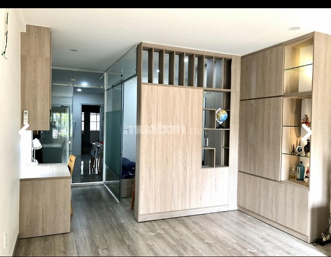 Chính chủ bán căn hộ chung cư Lý Văn Phức, Quận 1, 60m2, sổ hồng