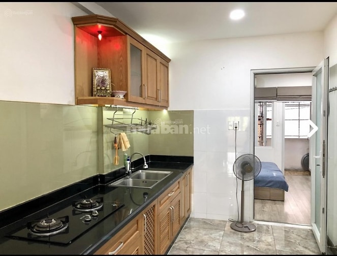 Chính chủ bán căn hộ chung cư Lý Văn Phức, Quận 1, 60m2, sổ hồng