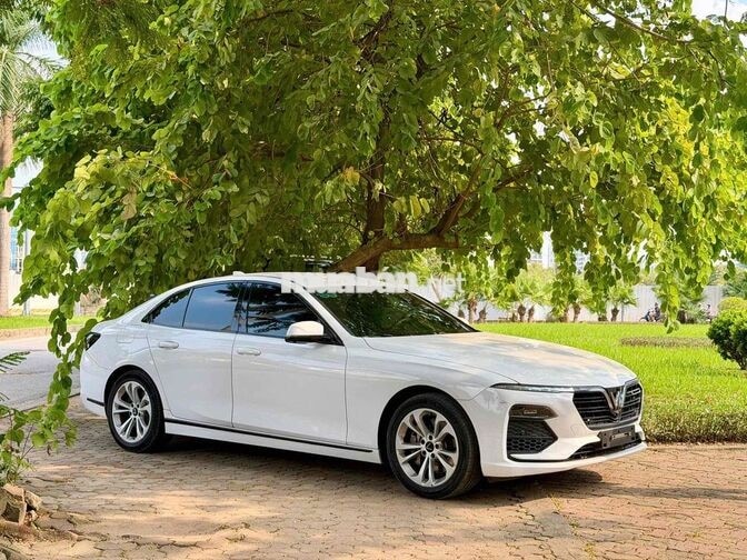 VinFast Lux A Base 2022 Trắng 30000 km