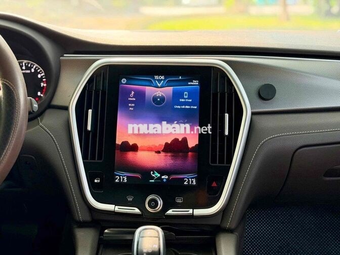VinFast Lux A Base 2022 Trắng 30000 km