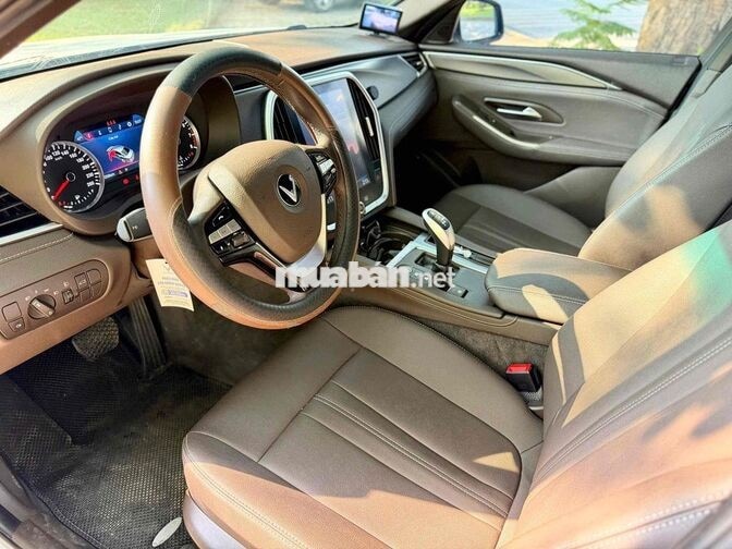 VinFast Lux A Base 2022 Trắng 30000 km