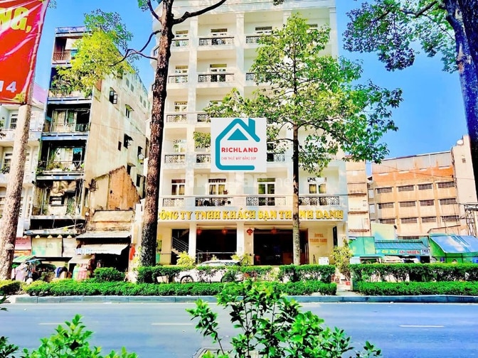 Cho thuê khách sạn MT Châu Văn Liêm_Q5: có 45 phòng full nội thất