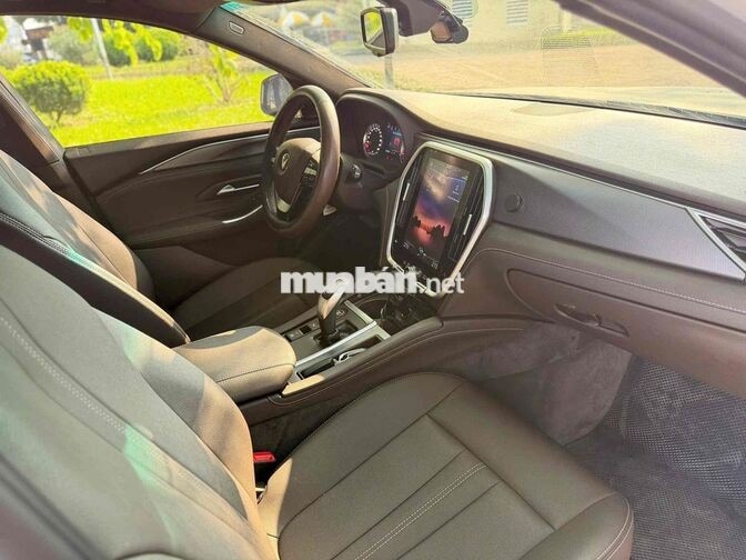 VinFast Lux A Base 2022 Trắng 30000 km