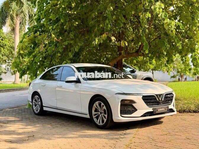 VinFast Lux A Base 2022 Trắng 30000 km