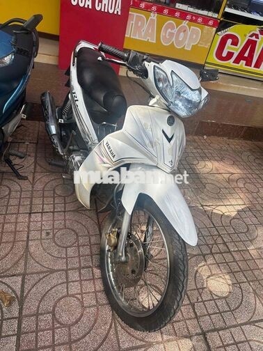 Yamaha Sirius Trắng