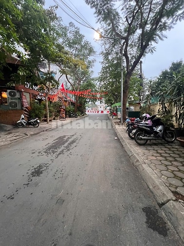 CẦN BÁN SIÊU PHẨM DÒNG TIỀN TÂY HỒ. TÒA CHCC KHU VỰC TRỊNH CÔNG SƠN