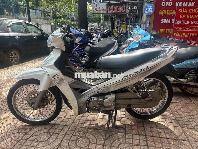 Yamaha Sirius Trắng