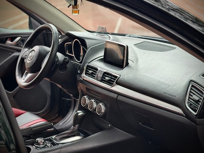 mazda 3 sản xuất 2015 phiên bản 2.0