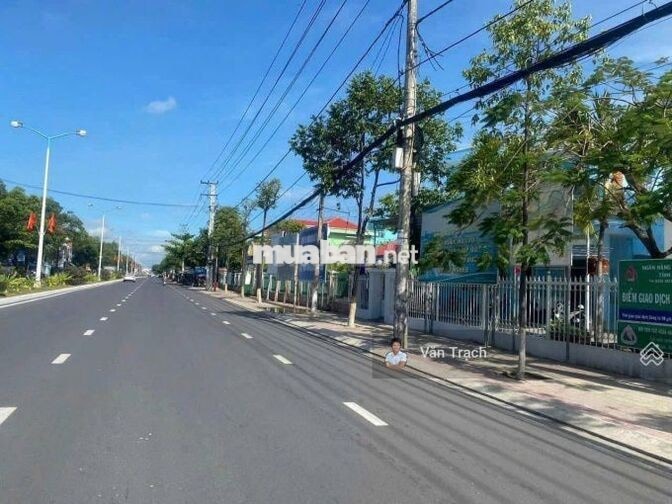 Tôi cần bán nhà MT 23/10 Vĩnh Trung, Nha Trang.Giá chỉ 3,2 tỷ. Còn TL