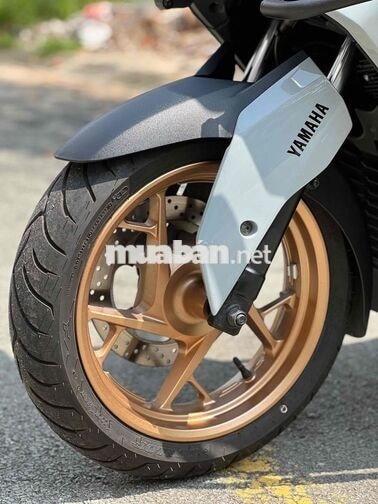 Yamaha Xmax300 2025 Xám 1.300km, có giao lưu xe.