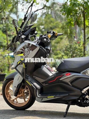 Yamaha Xmax300 2025 Xám 1.300km, có giao lưu xe.