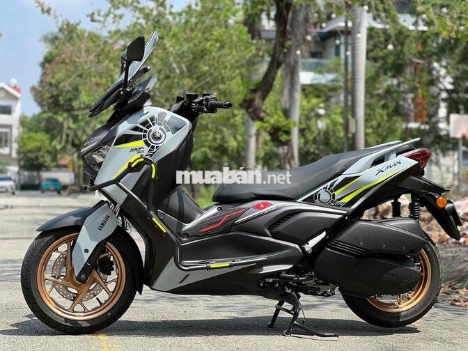 Yamaha Xmax300 2025 Xám 1.300km, có giao lưu xe.
