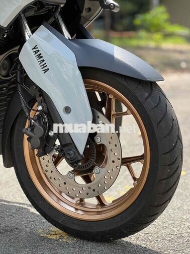 Yamaha Xmax300 2025 Xám 1.300km, có giao lưu xe.