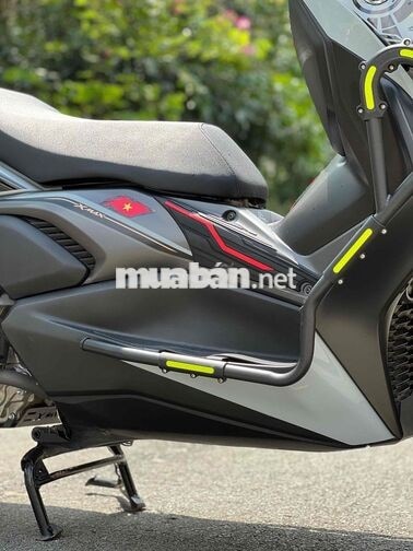Yamaha Xmax300 2025 Xám 1.300km, có giao lưu xe.