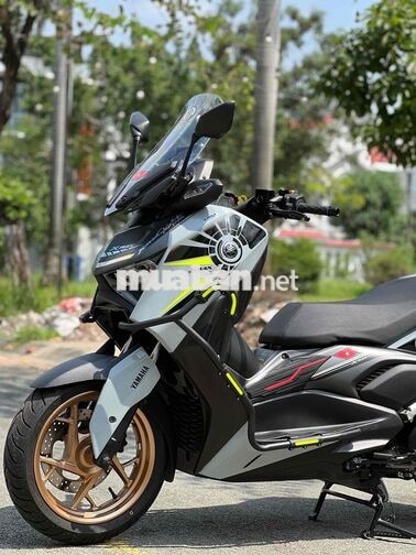 Yamaha Xmax300 2025 Xám 1.300km, có giao lưu xe.