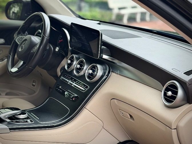 mercedes glc 300 4matic ( nâng hạ gầm )