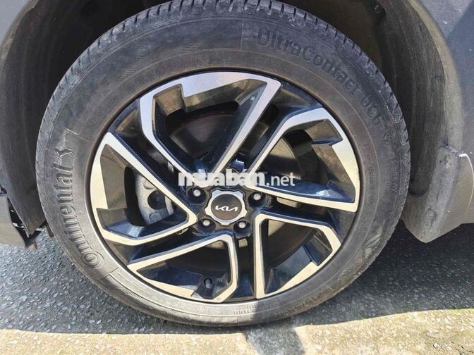 KIA Carens Signature 1.4T 2024 Trắng ghế da
