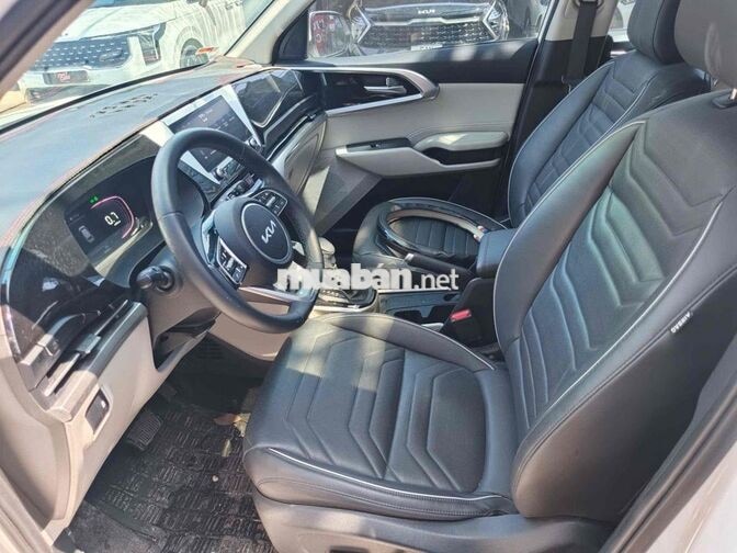 KIA Carens Signature 1.4T 2024 Trắng ghế da