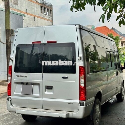 Ford Transit 2016 tải van 6 chổ 900kg màu bạc