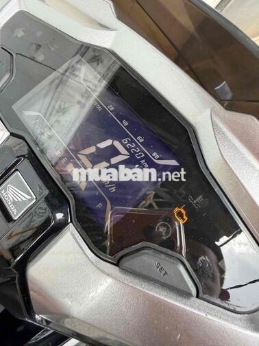 Honda Air Blade 125 Bạc odo 6000 km chính chủ kí
