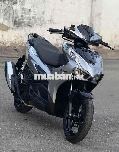 Honda Air Blade 125 Bạc odo 6000 km chính chủ kí