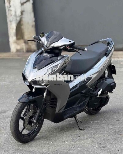 Honda Air Blade 125 Bạc odo 6000 km chính chủ kí