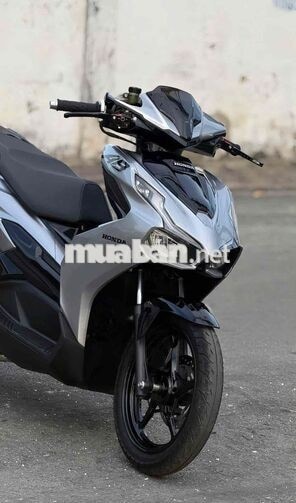 Honda Air Blade 125 Bạc odo 6000 km chính chủ kí