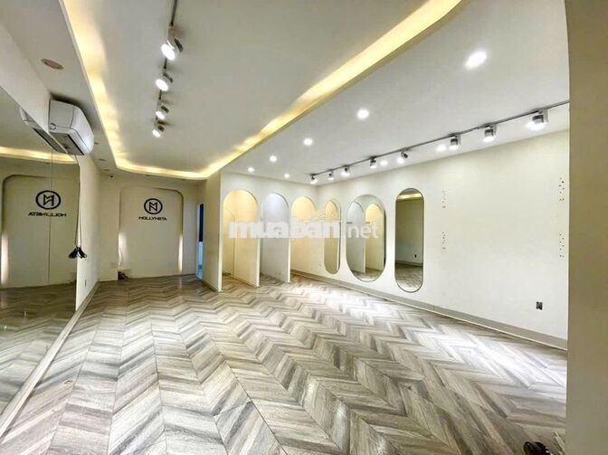 Mặt bằng siêu đẹp mặt phố Huế - 110m2 - vỉa hè rộng