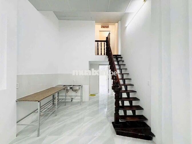 Cho thuê nhà mới 2 pn 2wc hẻm 53 Hoàng Diệu, Phú Nhuận 