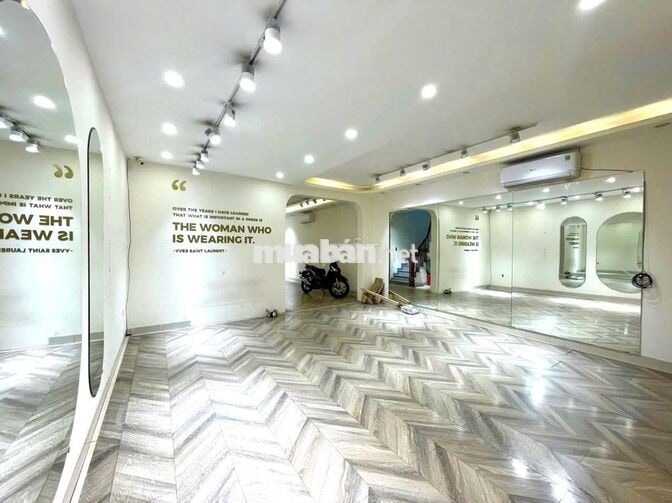 Mặt bằng siêu đẹp mặt phố Huế - 110m2 - vỉa hè rộng