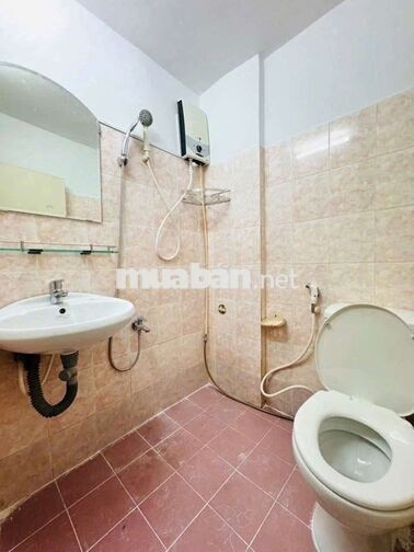 Cho thuê nhà mới 2 pn 2wc hẻm 53 Hoàng Diệu, Phú Nhuận 