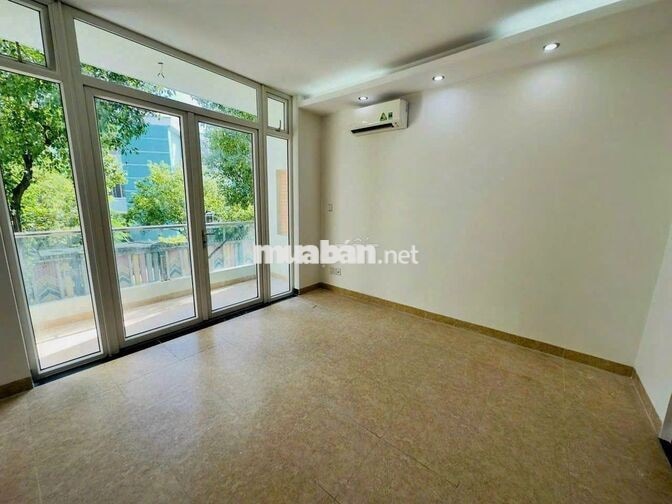 Cho thuê văn phòng công ty với diện tích 72m2 4x18, 4 tầng, 7PN, 6WC