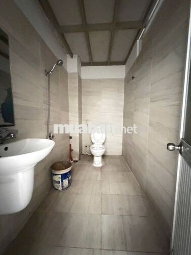 CHO THUÊ MT LÊ LÂM PHƯỜNG PHÚ THẠNH 6 x 20 m  ĐÚC LỬNG  ĐẸP 