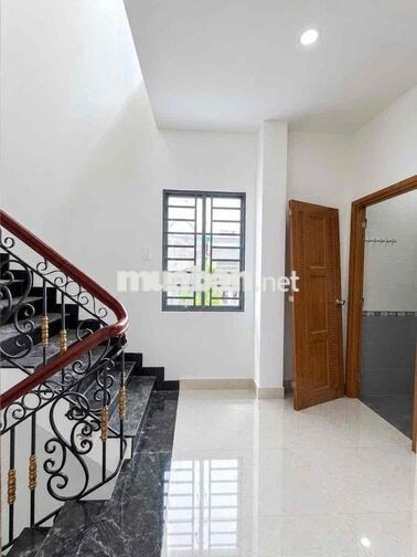 Cho Thuê Biệt Thự DT 8x15m 1Trệt 2Lầu 4Pn 3Wc Đường Nhựa Thông Xe Tải