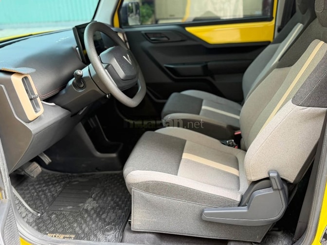 Vinfast VF3 Pin thuê T12/2024 màu Vàng xe odo 12000km siêu đẹp 