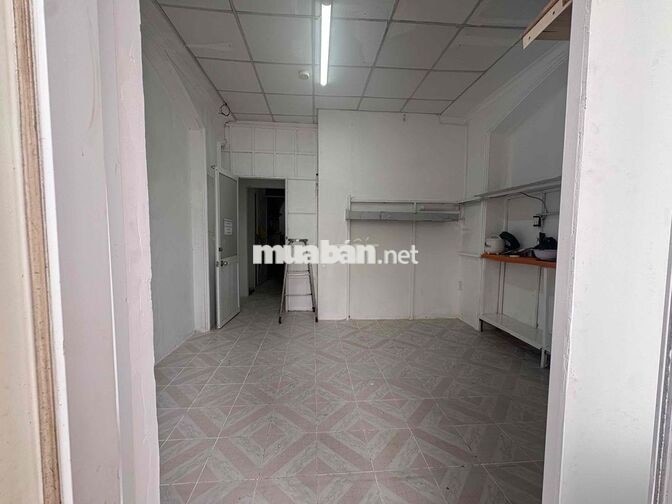 lầu 3 Cộng Hòa view đẹp giá 2.800.000