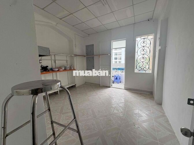 lầu 3 Cộng Hòa view đẹp giá 2.800.000
