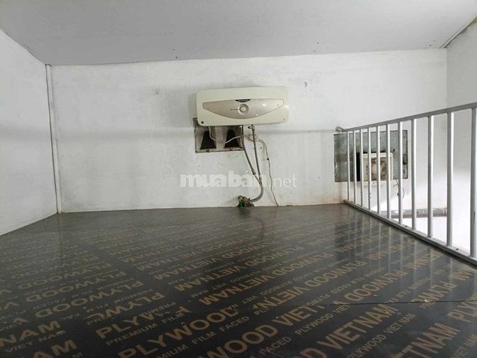Cho thuê nhà riêng Cấp 4 có gác xép Nguyễn Văn Cừ