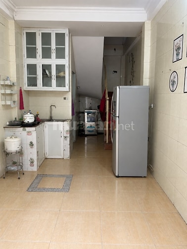 Cho thuê nhà đầy đủ nội thất 4 tầng đường Hoàng Đạo Thành