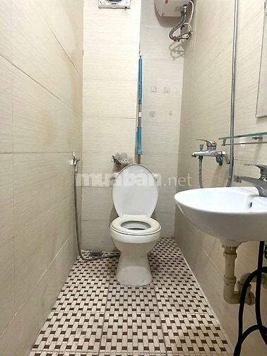 Cho thuê nhà đầy đủ nội thất 4 tầng đường Hoàng Đạo Thành