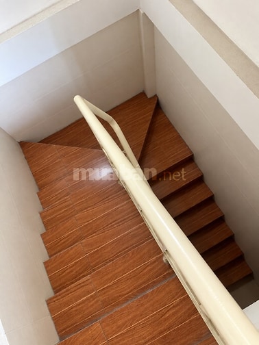 Cho thuê nhà đầy đủ nội thất 4 tầng đường Hoàng Đạo Thành