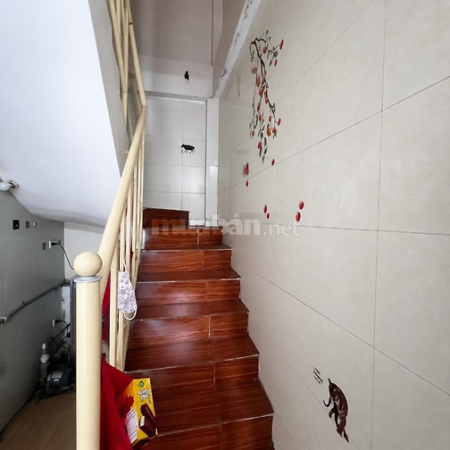 Cho thuê nhà đầy đủ nội thất 4 tầng đường Hoàng Đạo Thành