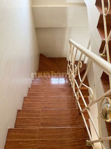 Cho thuê nhà đầy đủ nội thất 4 tầng đường Hoàng Đạo Thành